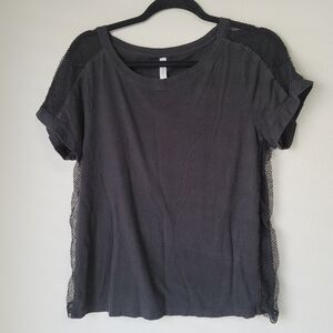 Fabletics mesh shoulder and side panel tee